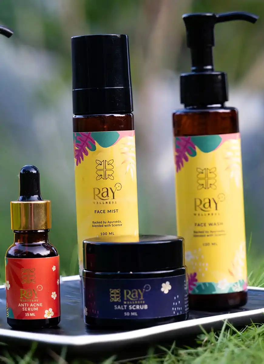 Face Combo Set of 5 {Face Wash, Face Moisturizer, Face Mist, Face Scrub and Anti Acne Serum}